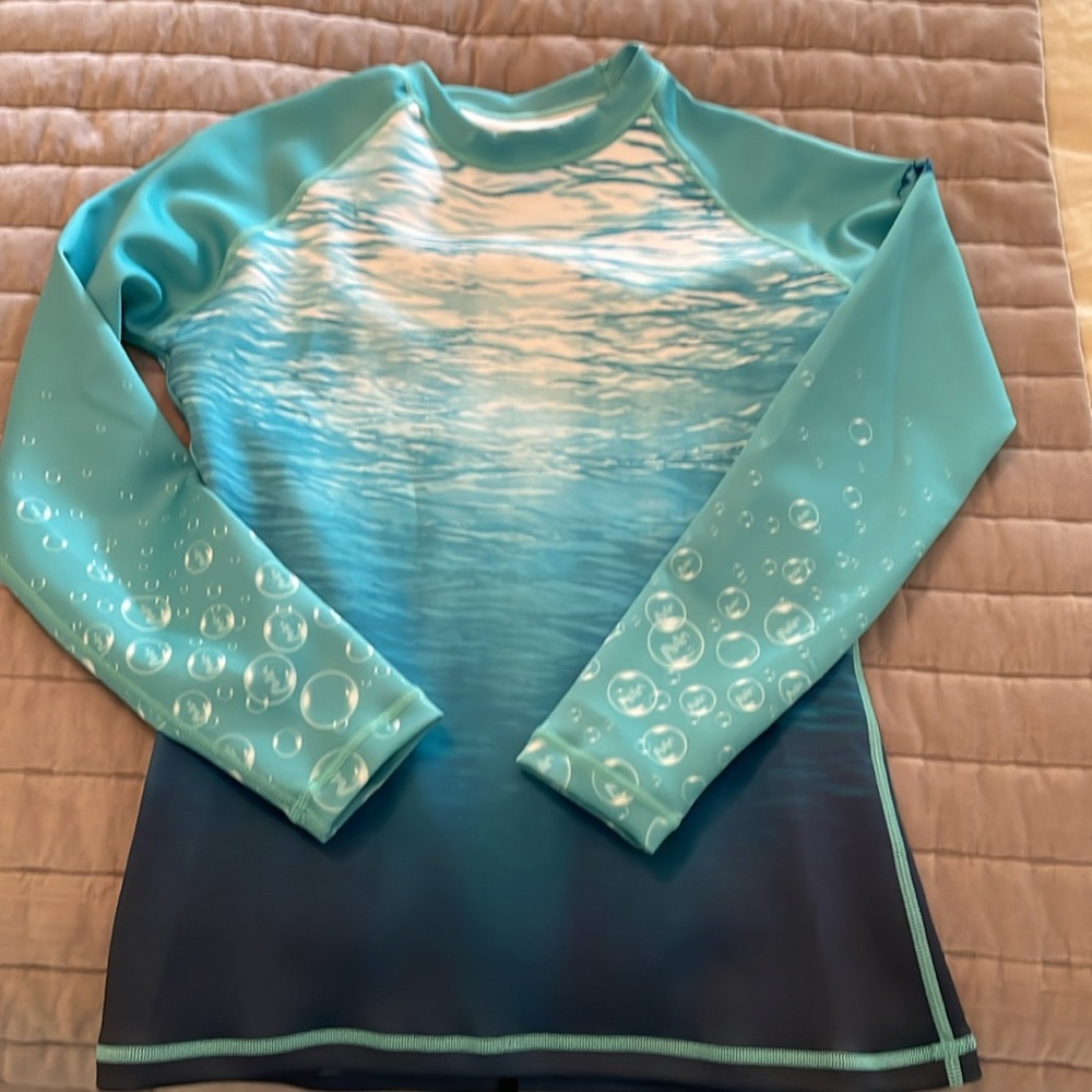 Ocean DNA rash guard swimming top beach size S UV 30 colder waters